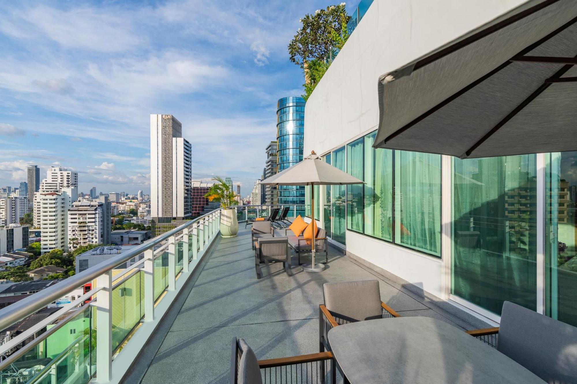 Khách sạn Muu Bangkok, Small Luxury Of The World